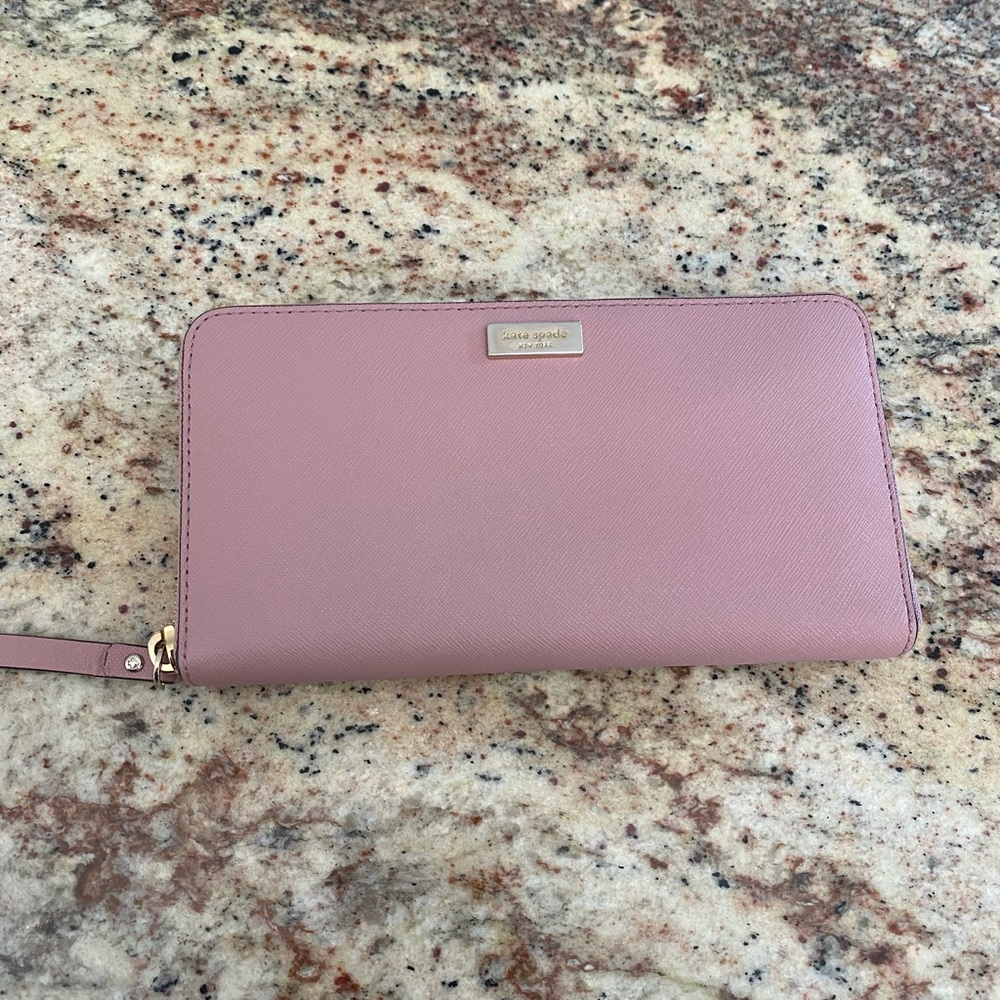 Gently used, KATE SPADE cameron wallet